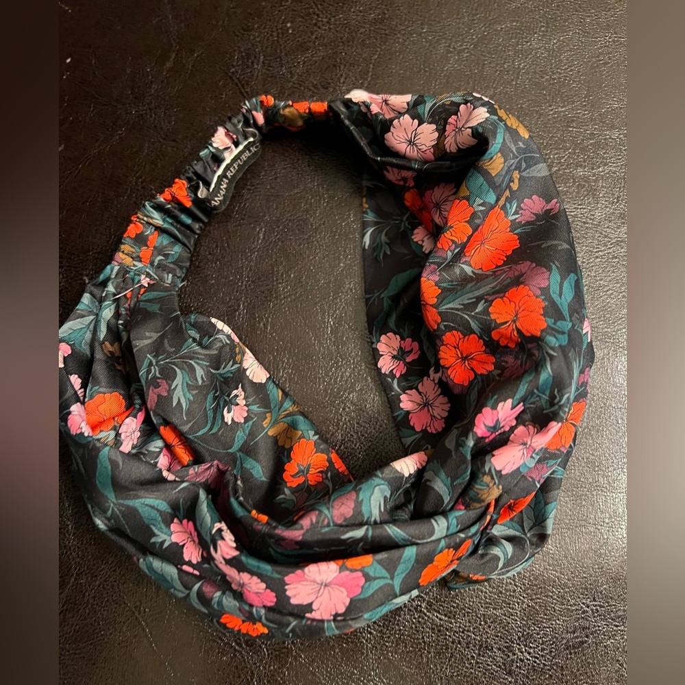 Banana Republic Black and Red Floral Headband